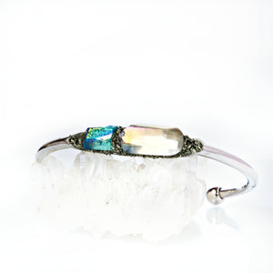 Raw crystal bracelets from Lea Spirit